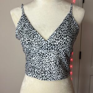 black and white print top